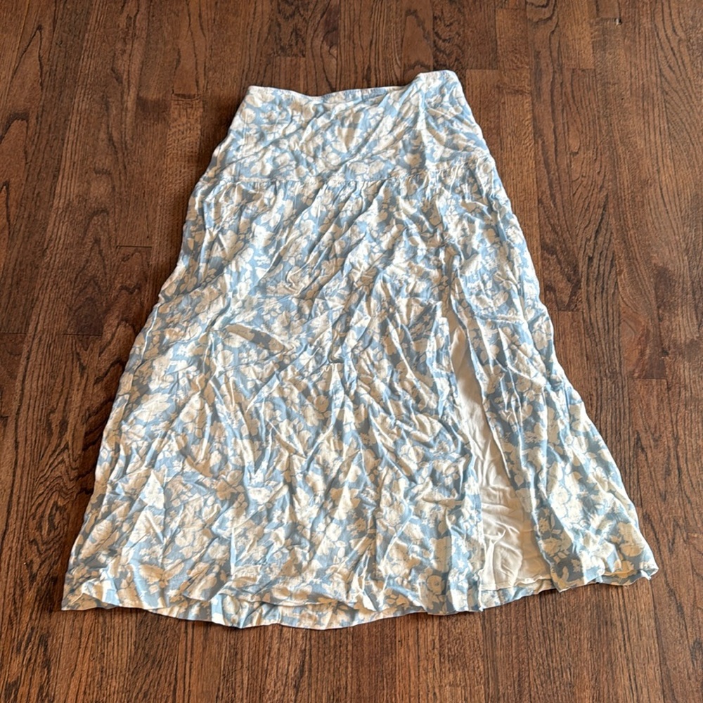 Brand new with tags. Abercrombie & fitch floral skirt